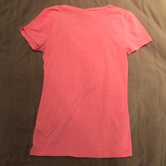 Divided H&M pink T-shirt - Picture 2 of 3